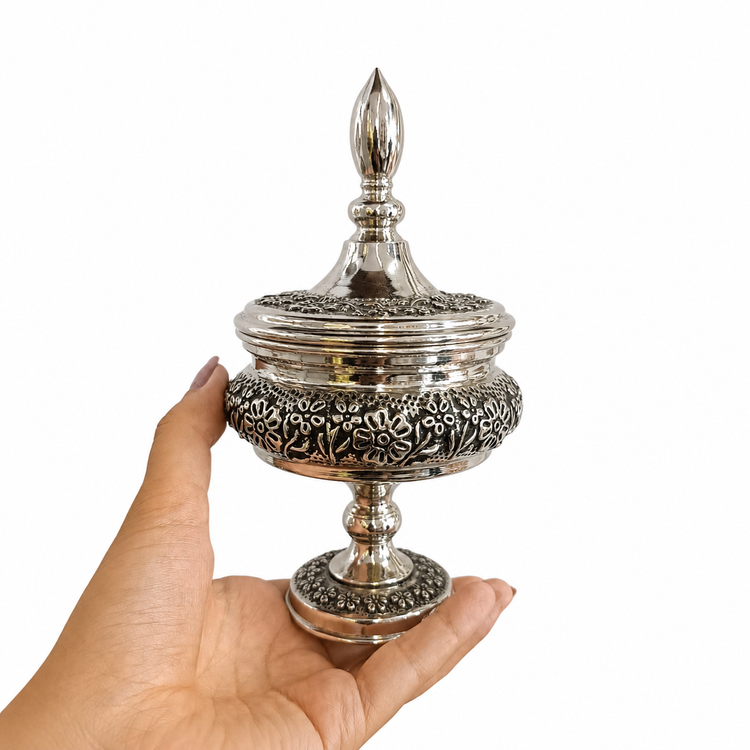 قندان پذیرایی پایه دار گلبرگ گیلدا رنگ مسی و نقره ای